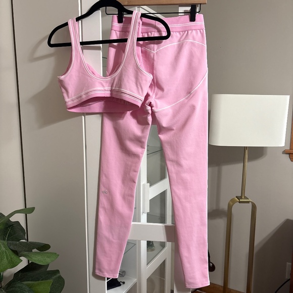 ALO Yoga Airbrush High-Waist Heart Throb Legging + Bra Set Sweet Pink size Small - Picture 4 of 9